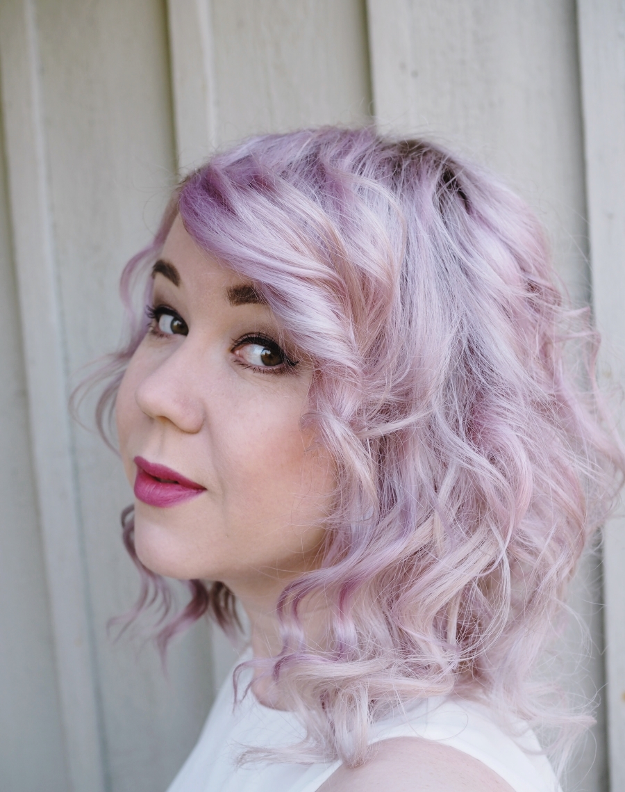 Vaaleanpunaiset hiukset shampoolla – kaunein vaaleanpunaisen sävy!